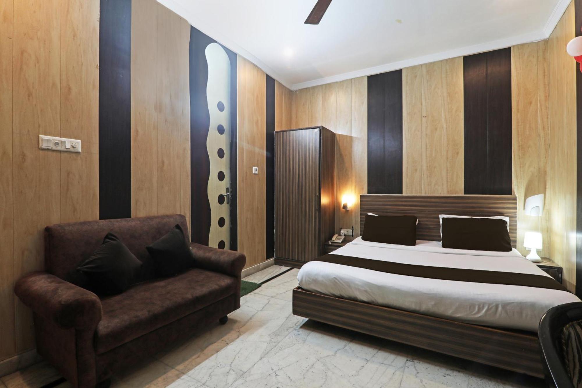 O Crown 4* Lucknow