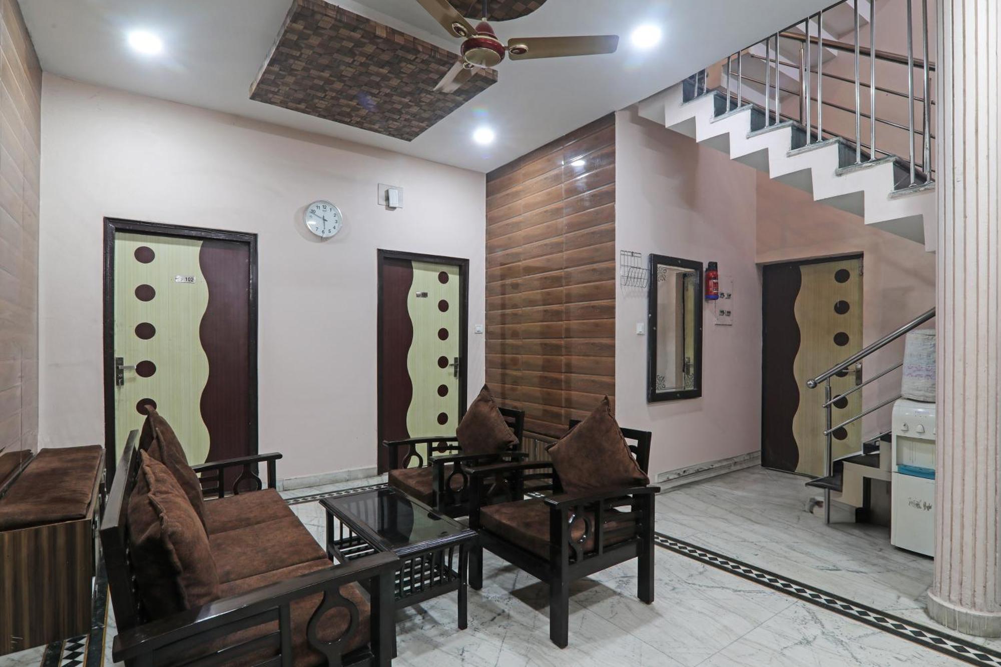 O Crown 4* Lucknow