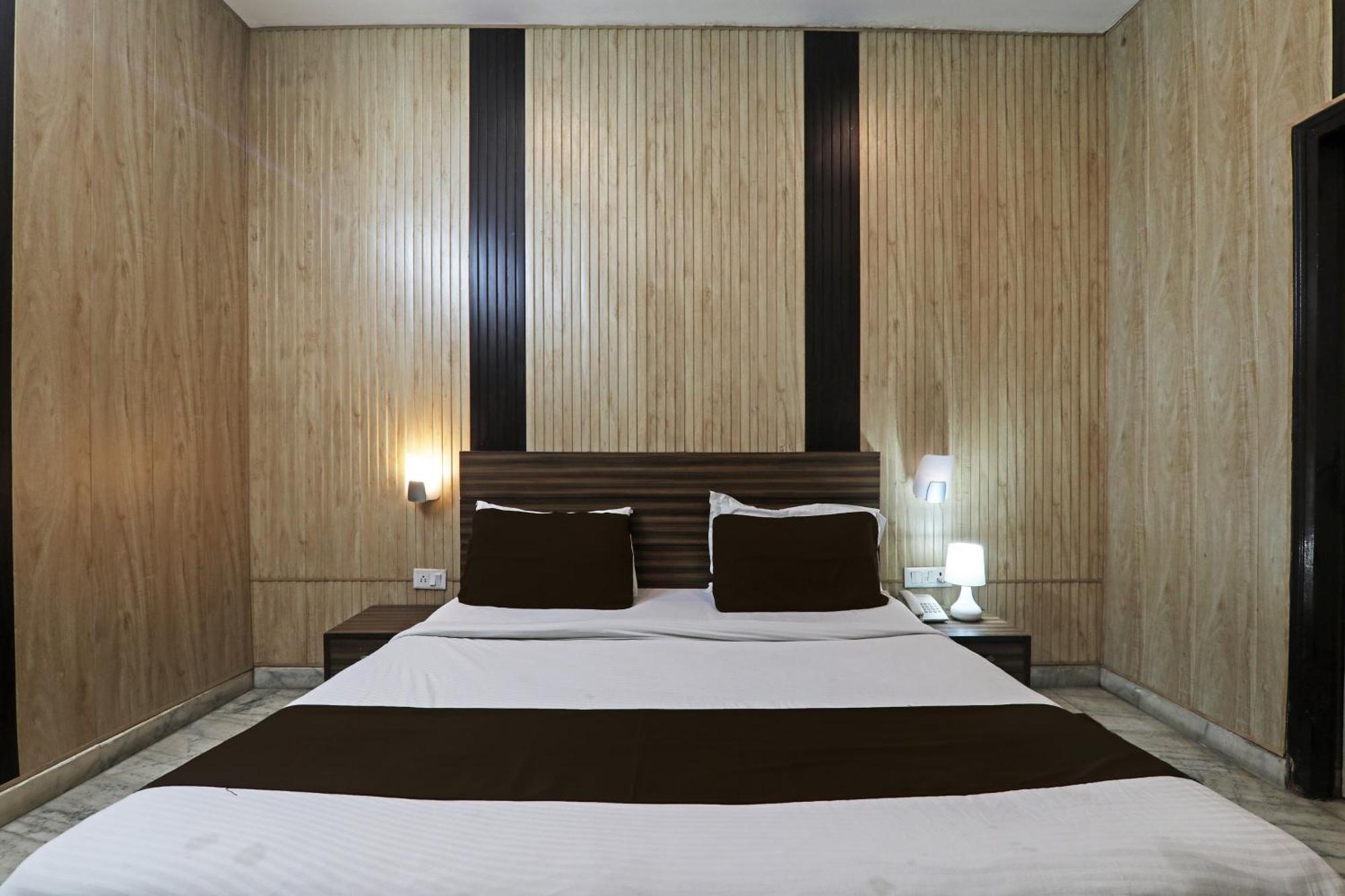 O Crown Hotel