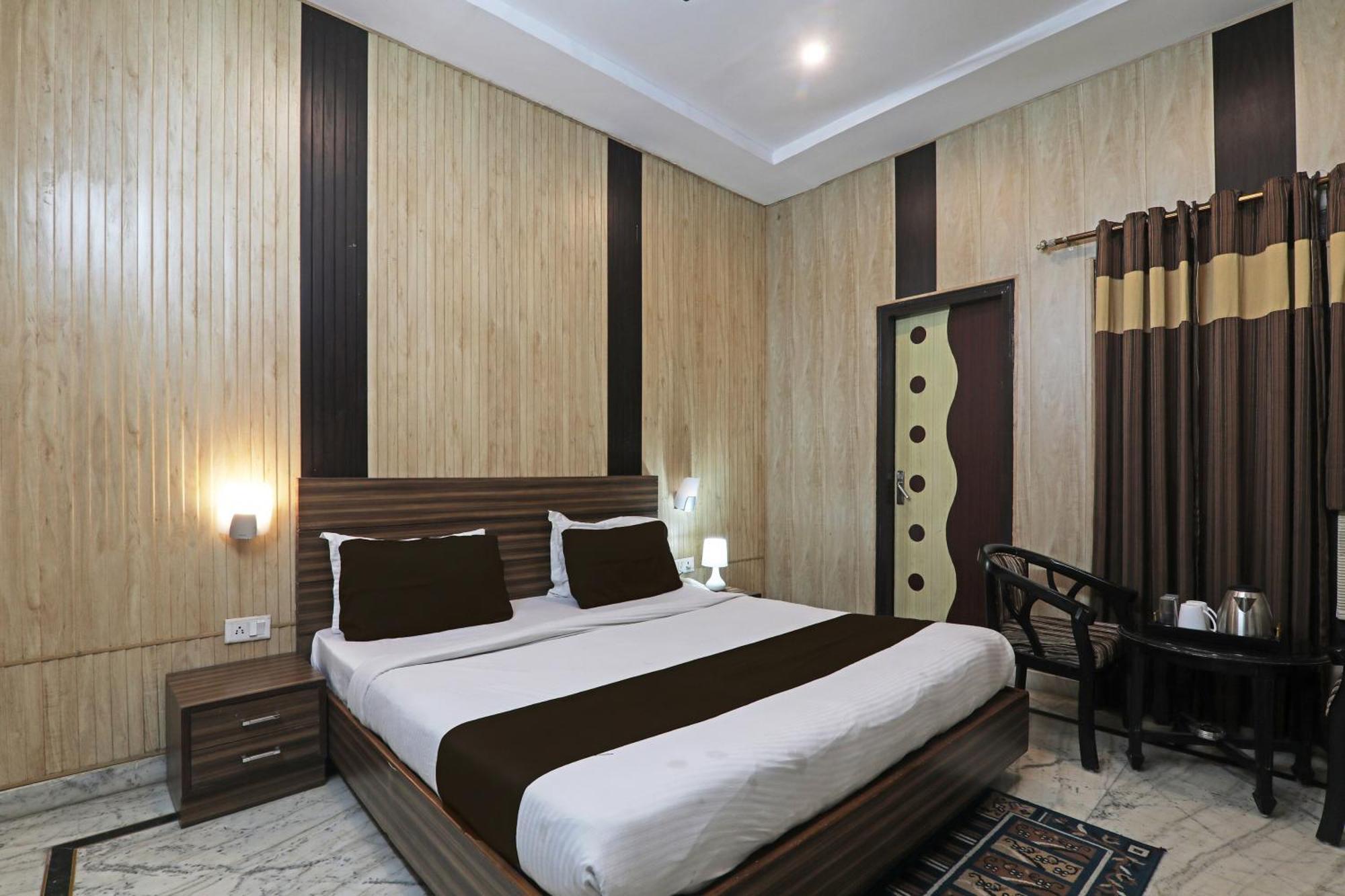 Hotel O Crown