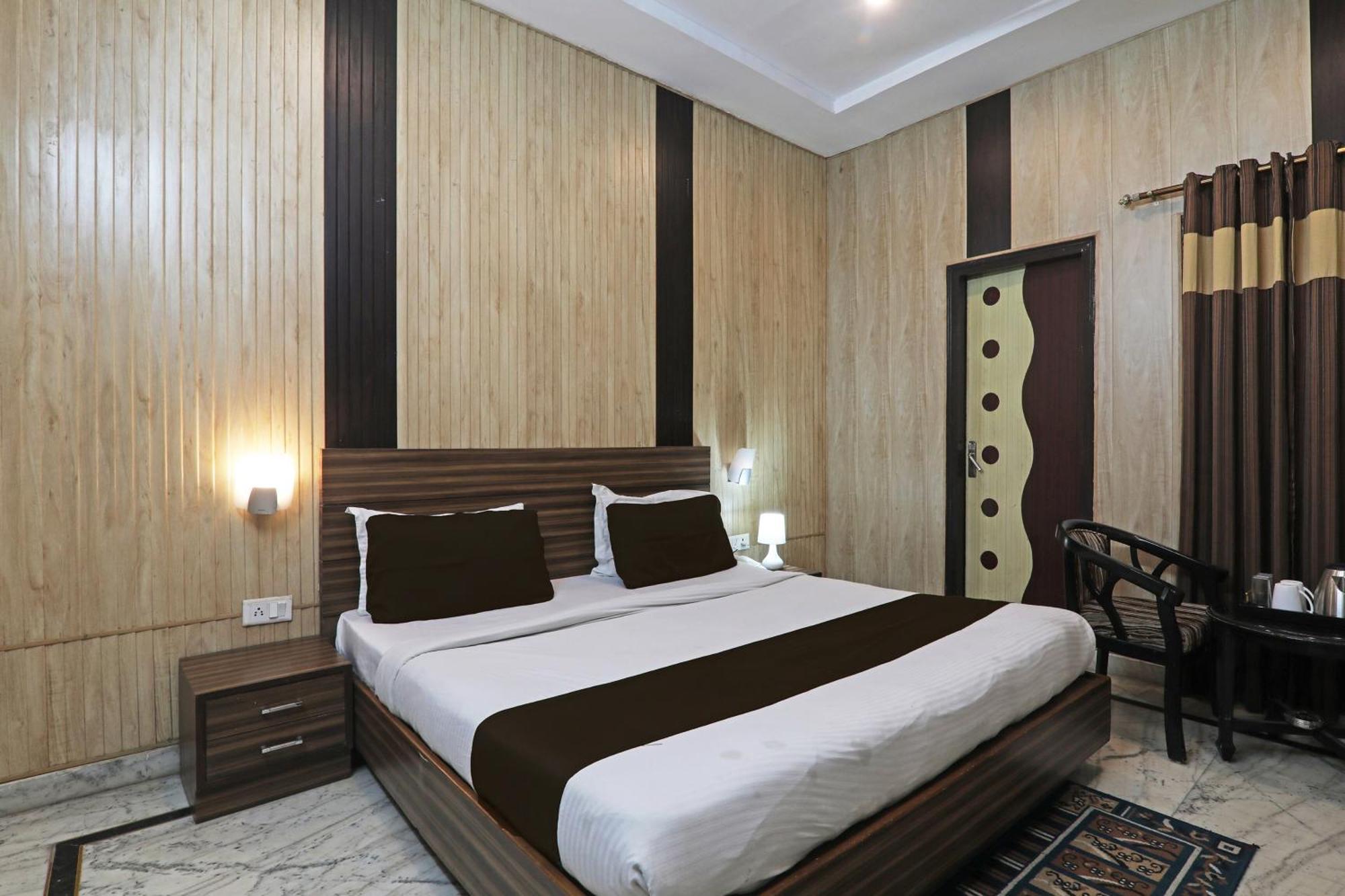O Crown Hotel Lucknow